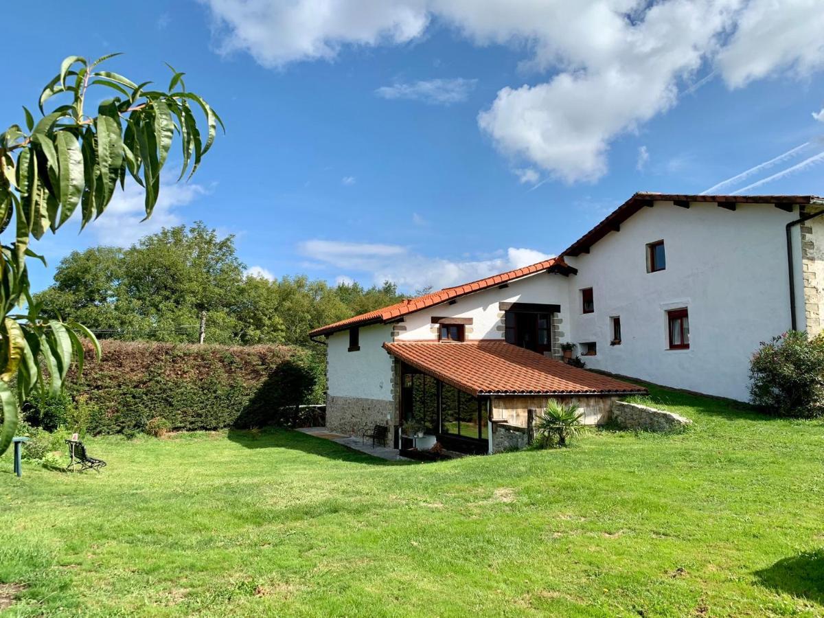 Gasthaus Bidegurutzeta Landetxea Urnieta Exterior foto